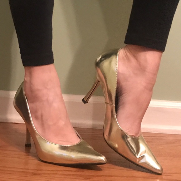 Gold heels - Picture 8 of 8